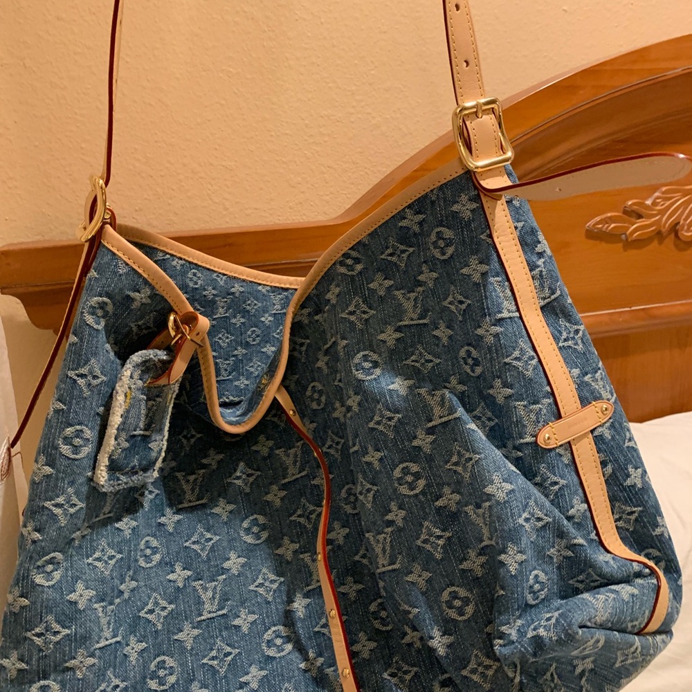 Limited Sunning Brand new rare Carry MM Authentic denim Louis  Vuitton purse